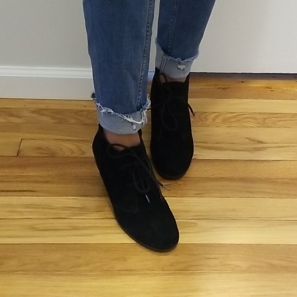 2 for 30$  Black booties